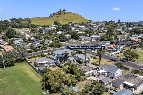 Photo of property in 17 Woodward Avenue, Mangere Bridge, Auckland, 2022