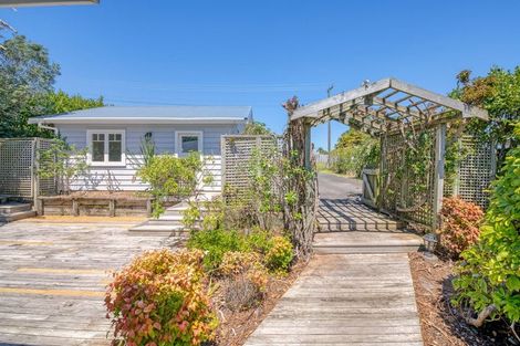 Photo of property in 14 Tiri Road, Manly, Whangaparaoa, 0930