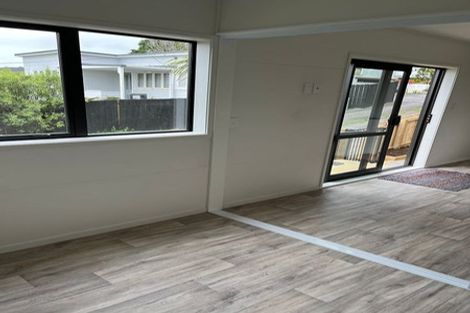 Photo of property in 46 Newington Road, Henderson, Auckland, 0612