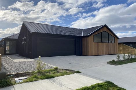 Photo of property in 18 Fallow Street, Jacks Point, 9371