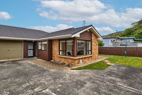 Photo of property in 219c Main Road, Tawa, Wellington, 5028
