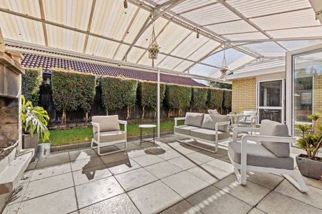 Photo of property in 16 Chippewa Place, Conifer Grove, Takanini, 2112