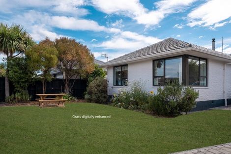 Photo of property in 132 Pacific Road, North New Brighton, Christchurch, 8083