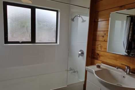 Photo of property in 305 Maungaraki Road, Maungaraki, Lower Hutt, 5010