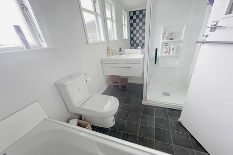 Photo of property in 27 Knowles Street, Terrace End, Palmerston North, 4410