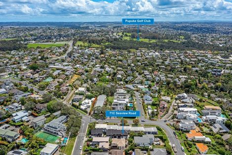 Photo of property in 71c Seaview Road, Castor Bay, Auckland, 0620
