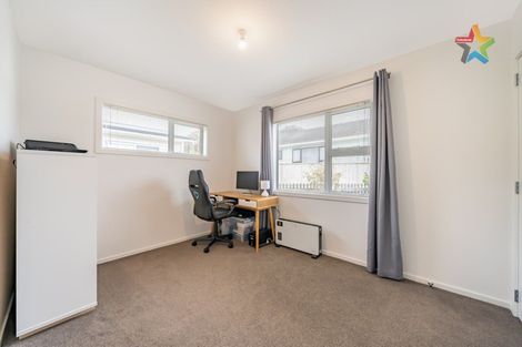 Photo of property in 25a Wainuiomata Road, Wainuiomata, Lower Hutt, 5014