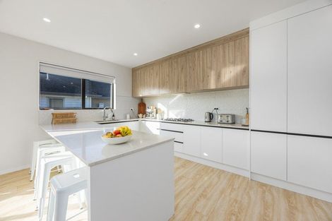 Photo of property in 8 Ahorangi Road, Silverdale, 0932