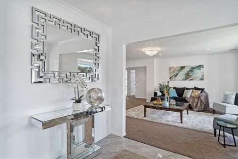 Photo of property in 121 Everglade Drive, Totara Heights, Auckland, 2105