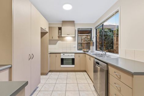 Photo of property in 4 Kippure Close, East Tamaki, Auckland, 2013