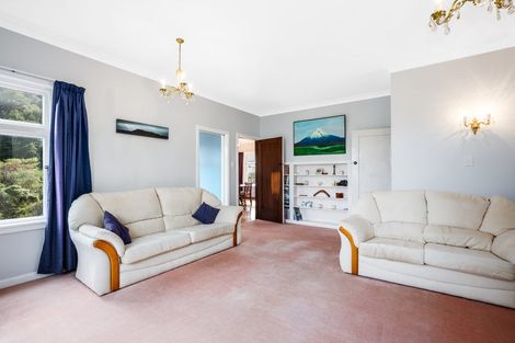 Photo of property in 33 Walter Road, Lowry Bay, Lower Hutt, 5013