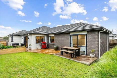 Photo of property in 99 Vinistra Road, Huapai, Kumeu, 0810