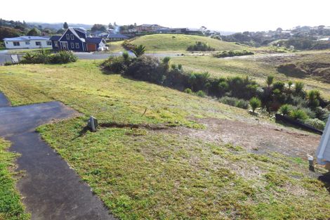 Photo of property in 1 Mahana Place, Raglan, 3225