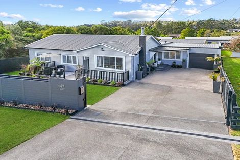 Photo of property in 84 Shaw Road, Oratia, Auckland, 0604