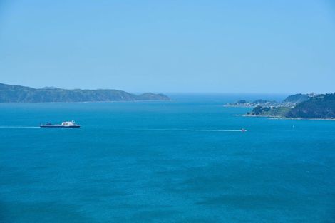 Photo of property in 8 Tamworth Crescent, Newlands, Wellington, 6037