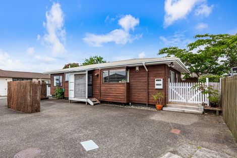 Photo of property in 1/16 Glenhaven Place, Te Atatu Peninsula, Auckland, 0610
