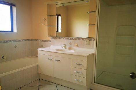 Photo of property in 16 Drumfearn Place, Rototuna, Hamilton, 3210