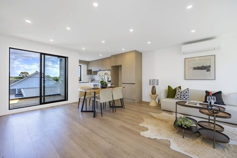 Photo of property in 8/8 Sheehan Road, Te Atatu South, Auckland, 0610