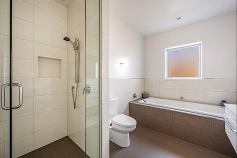 Photo of property in 15 Valley Crescent, Wanaka, 9305