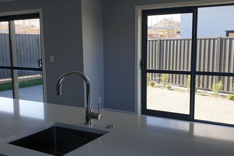 Photo of property in 27 Kaki Drive, Kenepuru, Porirua, 5022