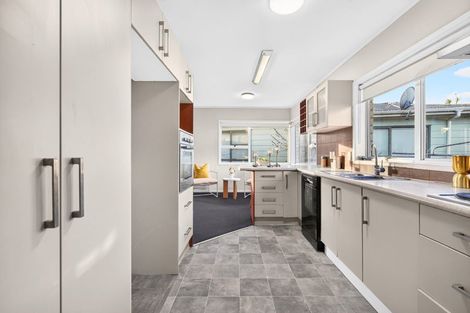 Photo of property in 5 Bittern Place, Henderson, Auckland, 0610