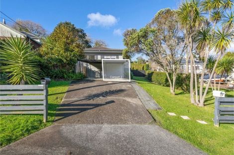 Photo of property in 2/43 Seaton Road, Murrays Bay, Auckland, 0630