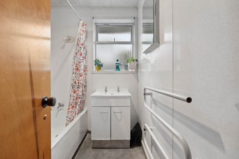 Photo of property in 86 Tamatea Road, Taupo, 3330