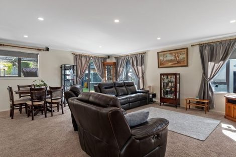 Photo of property in 11 Dumfries Place, Pyes Pa, Tauranga, 3112