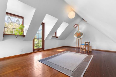 Photo of property in 10 Maire Street, Eastbourne, Lower Hutt, 5013