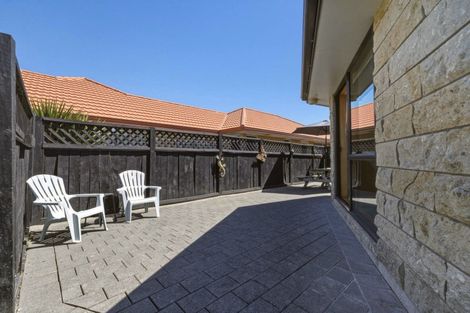 Photo of property in 11 Alpine Grove, Kelvin Grove, Palmerston North, 4414