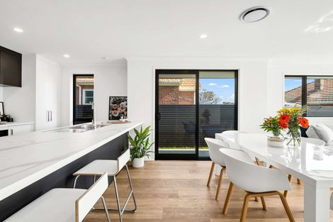 Photo of property in 51a Selwyn Crescent, College Estate, Wanganui, 4500