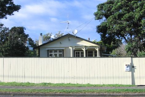 Photo of property in 16 Tutere Street, Waikanae Beach, Waikanae, 5036
