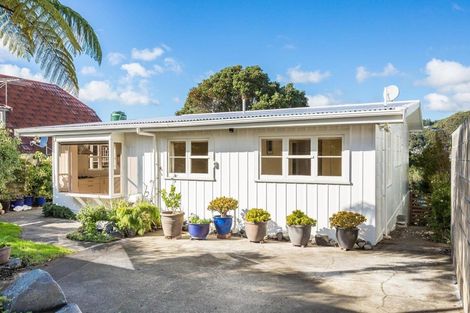 Photo of property in 54 Seaview Road, Paremata, Porirua, 5024