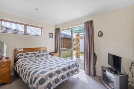 Photo of property in 28 Sovereign Isle Lane, Rototuna, Hamilton, 3210