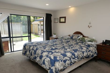 Photo of property in 10 Lorna Irene Drive, Raumati South, Paraparaumu, 5032
