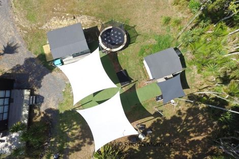 Photo of property in 435 Heatley Road, Whakapirau, 0583