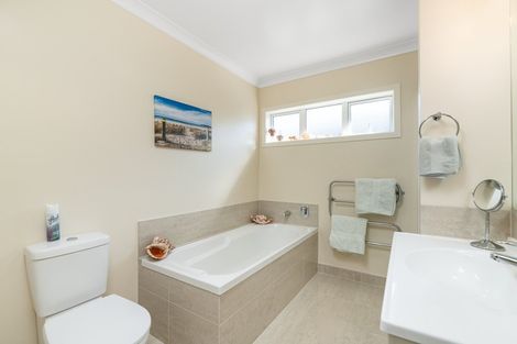 Photo of property in 444 Otumoetai Road, Otumoetai, Tauranga, 3110