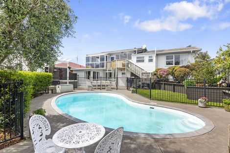 Photo of property in 48 Marlborough Avenue, Glenfield, Auckland, 0629