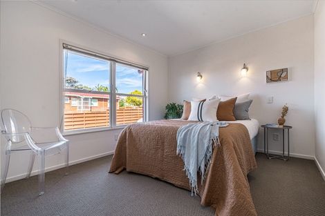 Photo of property in 2/11 Winscombe Street, Belmont, Auckland, 0622