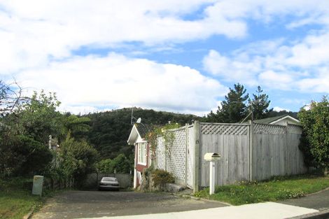 Photo of property in 13 Ecclesfield Grove, Silverstream, Upper Hutt, 5019