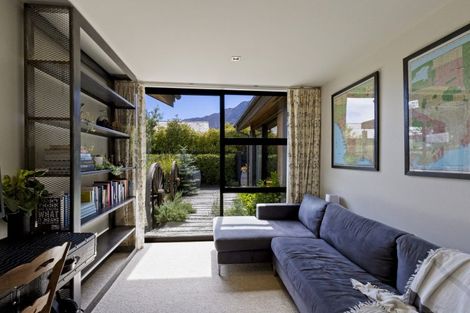 Photo of property in 20 Rannoch Drive, Jacks Point, Queenstown, 9371