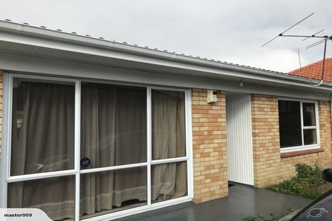 Photo of property in 2/13 Hayward Road, Papatoetoe, Auckland, 2025