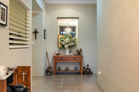 Photo of property in 2 Crater Close, Pyes Pa, Tauranga, 3112