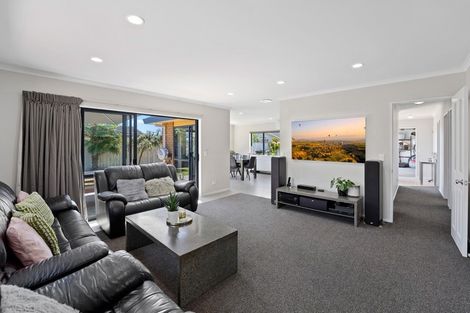 Photo of property in 92 Regent Drive, Paraparaumu Beach, Paraparaumu, 5032