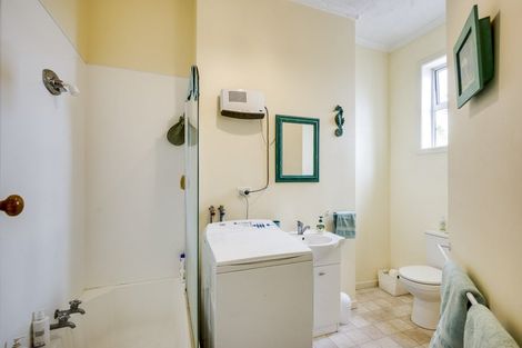 Photo of property in 13 Roslyn Road, Bluff Hill, Napier, 4110