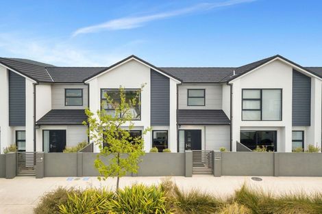 Photo of property in 17 Karearea Avenue, Kenepuru, Porirua, 5022