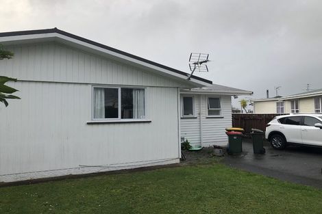 Photo of property in 12 Riversdale Drive, Merrilands, New Plymouth, 4312