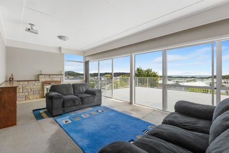 Photo of property in 9 Mount View Place, Spotswood, New Plymouth, 4310