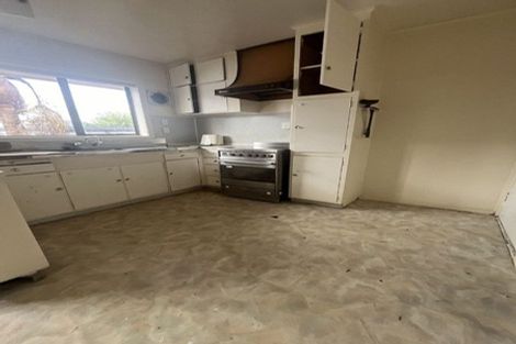 Photo of property in 73 Archibald Road, Kelston, Auckland, 0602