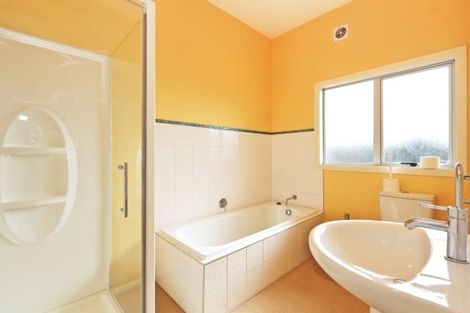 Photo of property in 100 Tironui Drive, Taradale, Napier, 4112